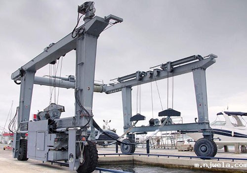 MBH25t-11.5m液压轮胎式船艇吊