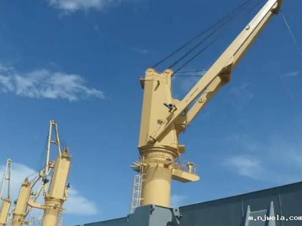 克令吊的安装过程中需要注意哪些关键步骤？