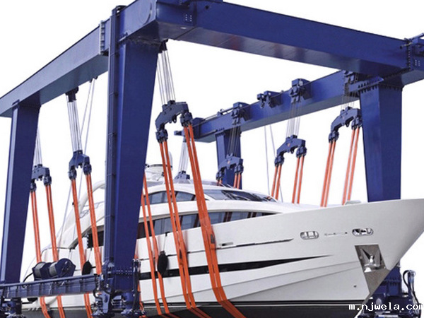 游艇吊安装法兰连接和焊接固定哪个更好呢？