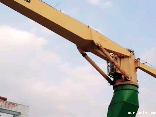 克令吊的安装是否会对周围居民或商业活动产生影响？